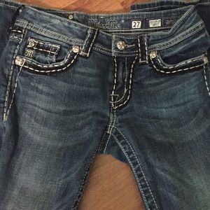 Super cute size 27 Miss Me Jeans