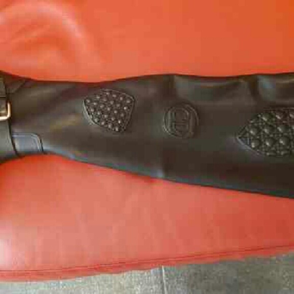 boots - Picture 2 of 4