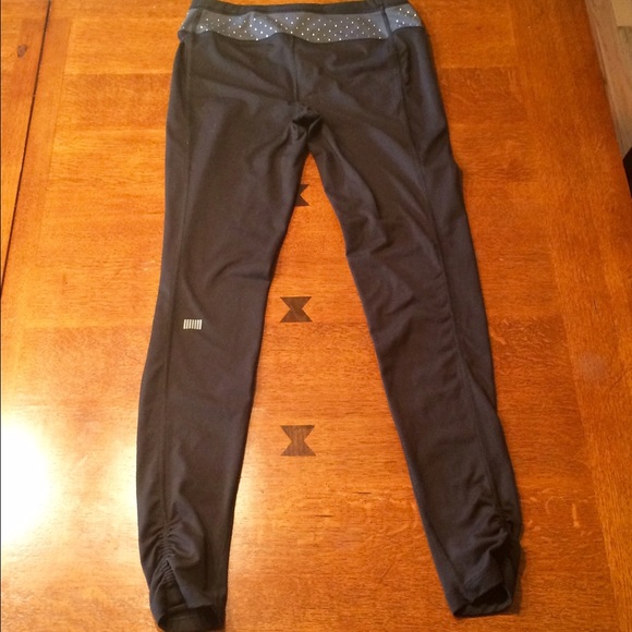 Victoria secret sexy sport cropped pants. - Picture 2 of 3