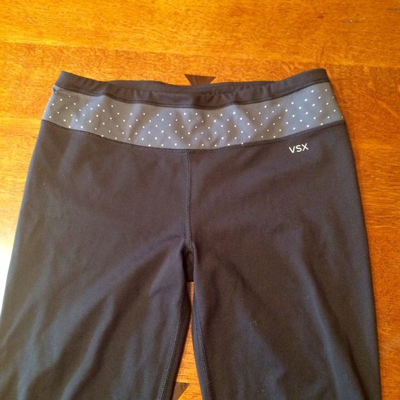 Victoria secret sexy sport cropped pants. - Picture 3 of 3