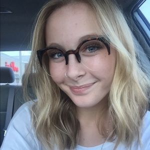 Meet your Posher, Lauraanne