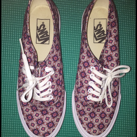 Multicolor Vans size 8