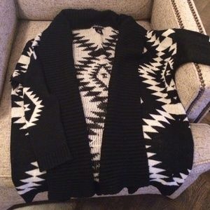 Black/white XS Aztec cardigan sweater w lapel
