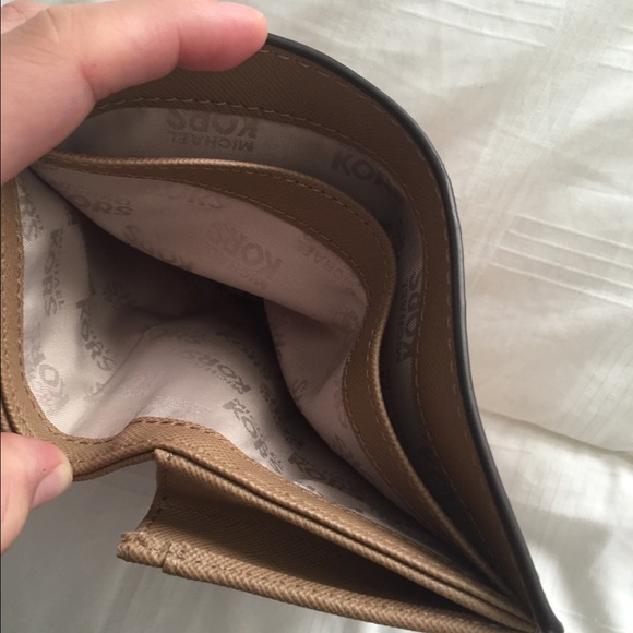 Authentic Michael Kors tan wallet - Picture 3 of 5