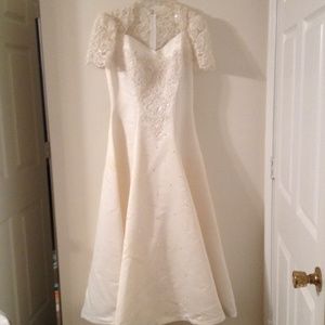 Vintage wedding dress