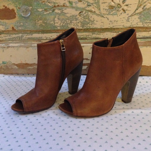 Steve Madden Peep Toe