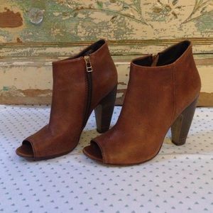 Steve Madden Peep Toe