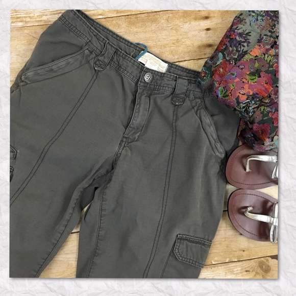 Eddie Bauer cargo capris pants