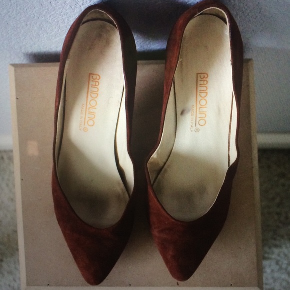 Bandolino Suede Pumps - Picture 4 of 4