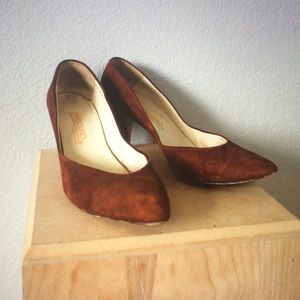 Bandolino Suede Pumps