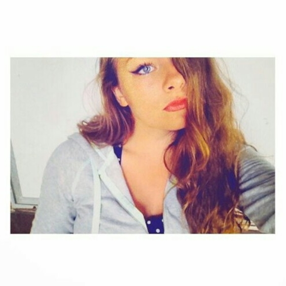 Meet your Posher, Alexis - Picture 1 of 1