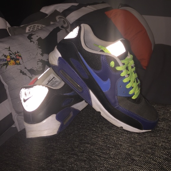 Nike Shoes - Air max pre owned
