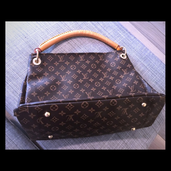LV Mono Artsy MM