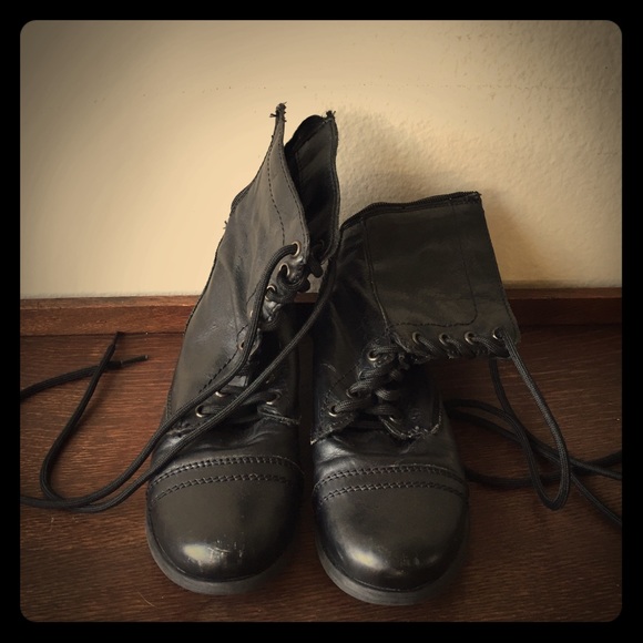 Steve Madden "troopa" boot.