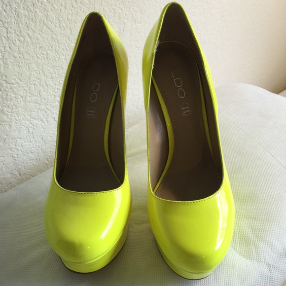 ALDO neon green/yellow platforms