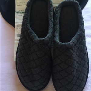L.L. Bean slippers NWOT. Dark gray size 7-8