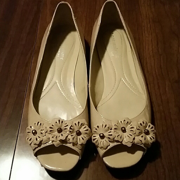 Naturalizer Shoes - Pretty Tan Patent Leather Naturalizer Flats