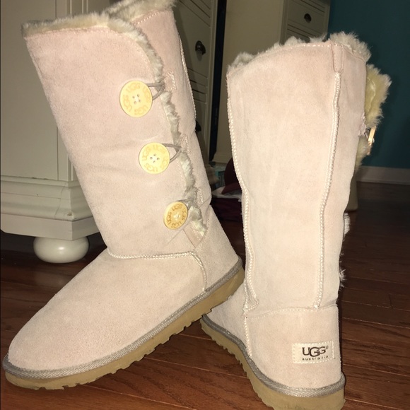 3 button look alike uggs