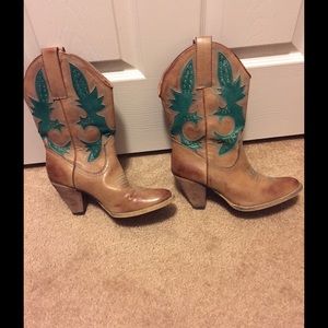 Super cute cowboy boots