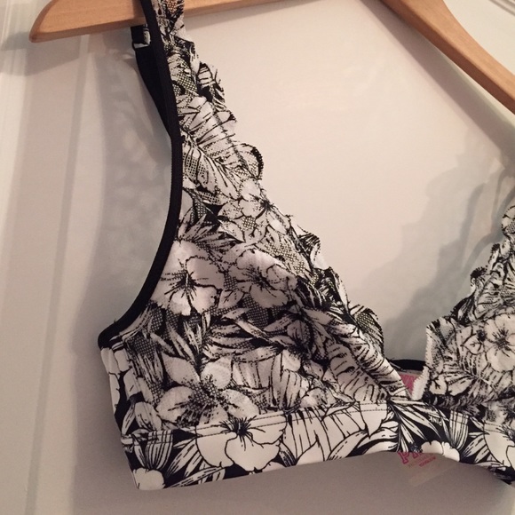 RARE VS Pink Rose Lace Plunge Bralette - Picture 2 of 4