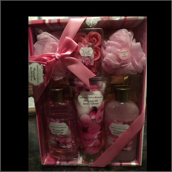 **SOLD**                                  Body Set