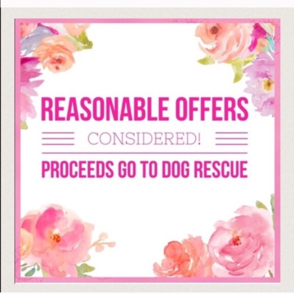 Dog Friendly Closet🐾 -PLEASE READ! - Picture 5 of 8