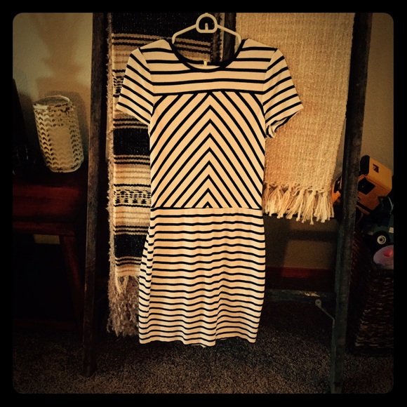 Banana Republic Dresses & Skirts - BUY NOW final reduction!Banana Republic midi dress
