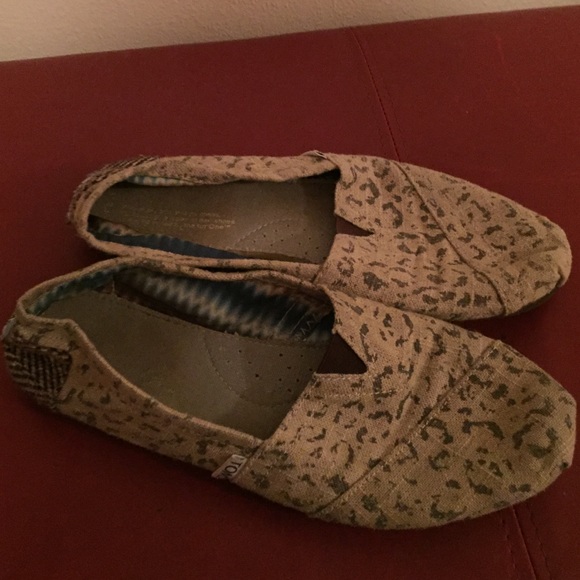 Cheetah Print Toms