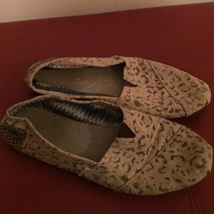 Cheetah Print Toms