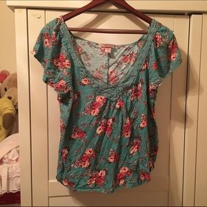 Adorable Vintage Floral Shirt