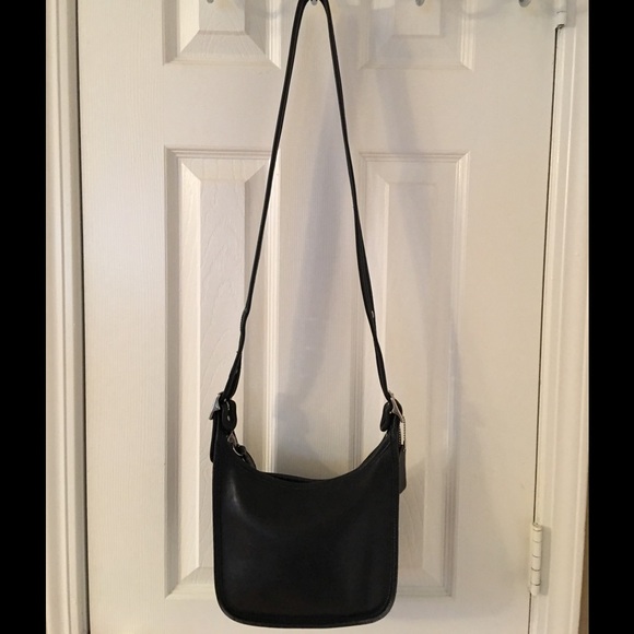 Coach Handbags - 🛍 Coach 9950 Janice's Legacy Leather Cross Body