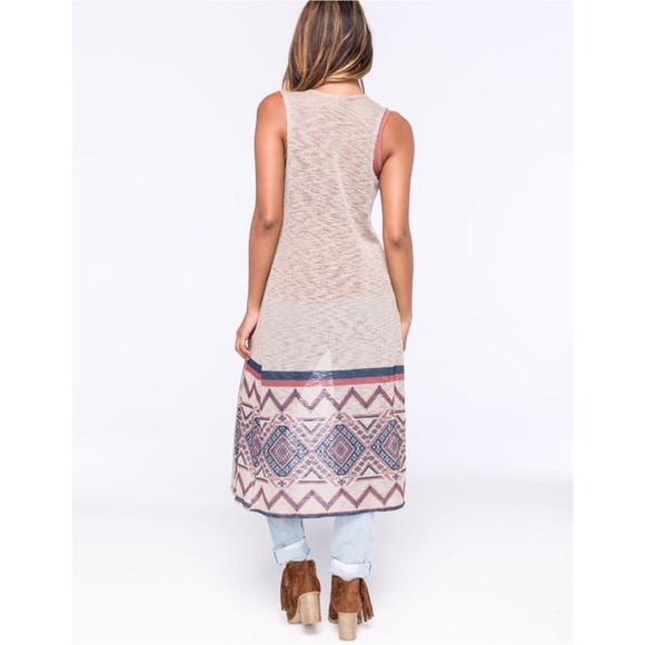 🔸Border Print Vest🔸 - Picture 3 of 3