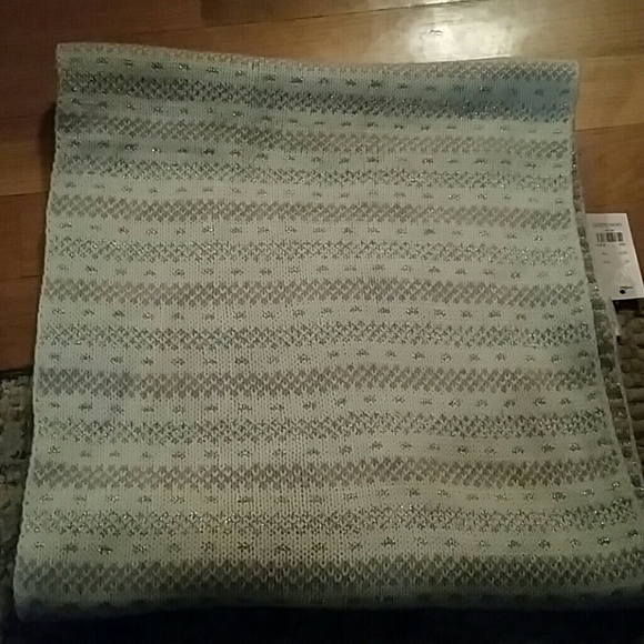 NEW New York & Company infinity Scarf - Picture 2 of 3