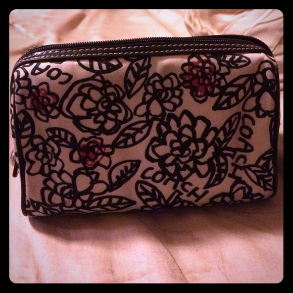 Coach makeup/travel case