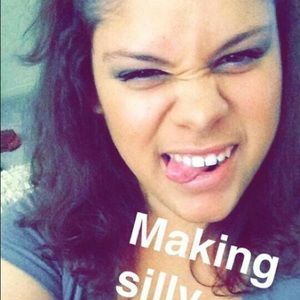 Meet your Posher, Crystal