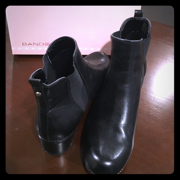 Bandolino ankle boots . Perfect condition !!