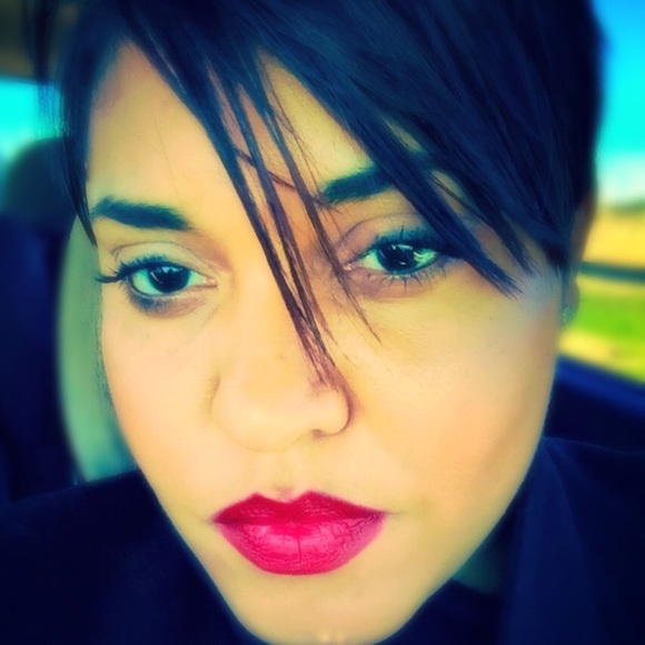 Meet your Posher, Leonor