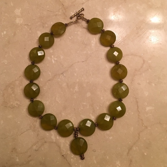 Jewelry - Gorgeous olive/lime green jeweled necklace