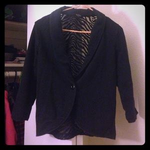 Black Daytrip casual blazer.