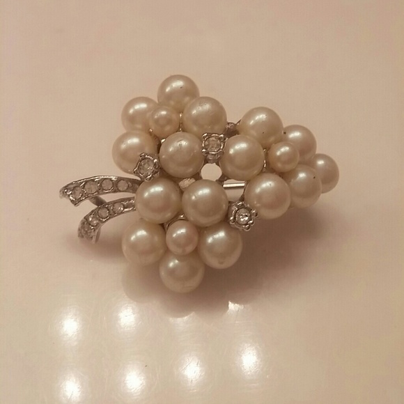 ✨ 🍇 Vintage Grape Brooch 🍇✨
