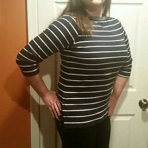 Blouse- Ladies S(4-6) *CUT BIG* Actual size L