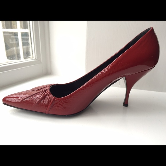 Patent Leather Red Prada Pumps 38.5 - 8 1/2 - Picture 2 of 4