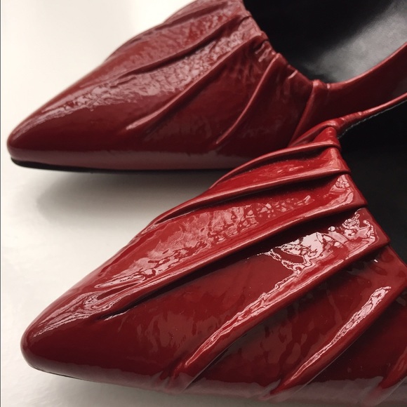 Patent Leather Red Prada Pumps 38.5 - 8 1/2 - Picture 3 of 4