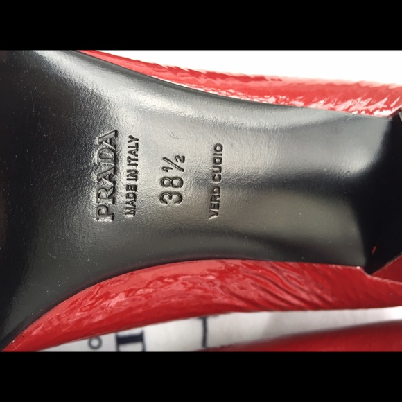 Patent Leather Red Prada Pumps 38.5 - 8 1/2 - Picture 4 of 4