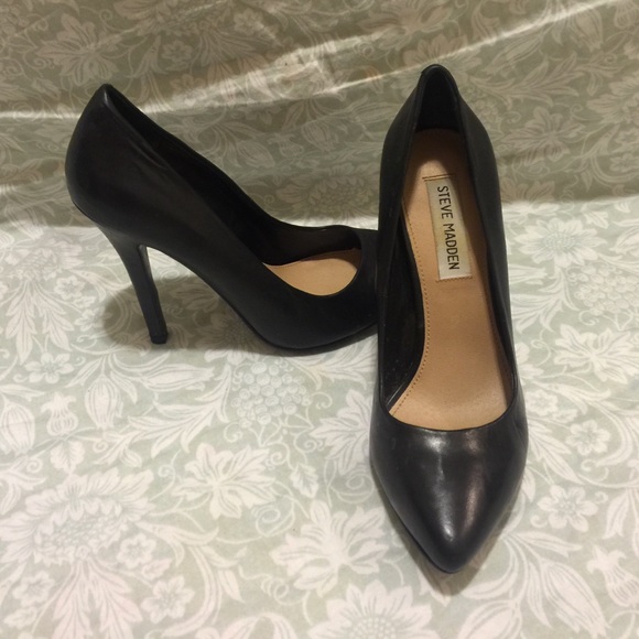 Steve Madden - Picture 2 of 3