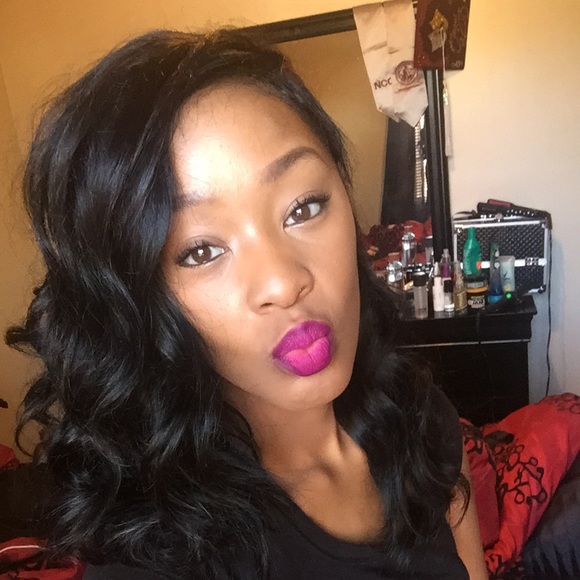 Meet your Posher, Alexis