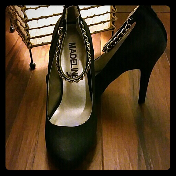 Brand new Chain Heels