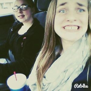 Meet your Posher, Kayla