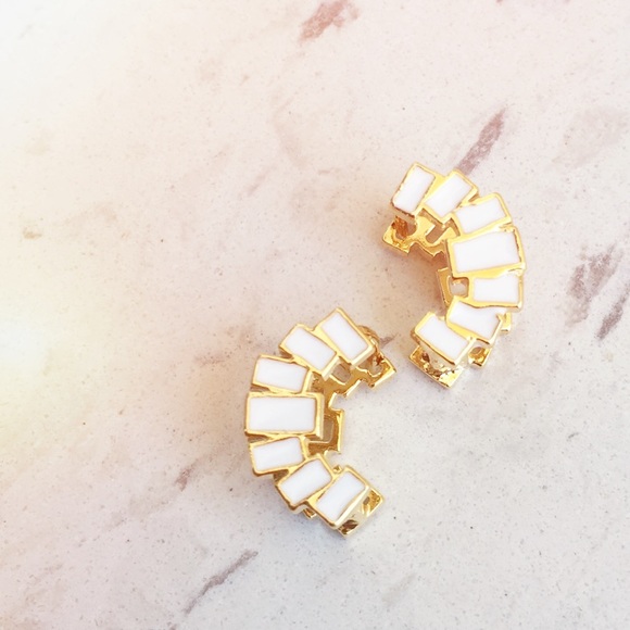 White and gold earrings