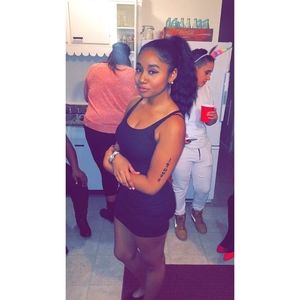 Meet your Posher, Lenora